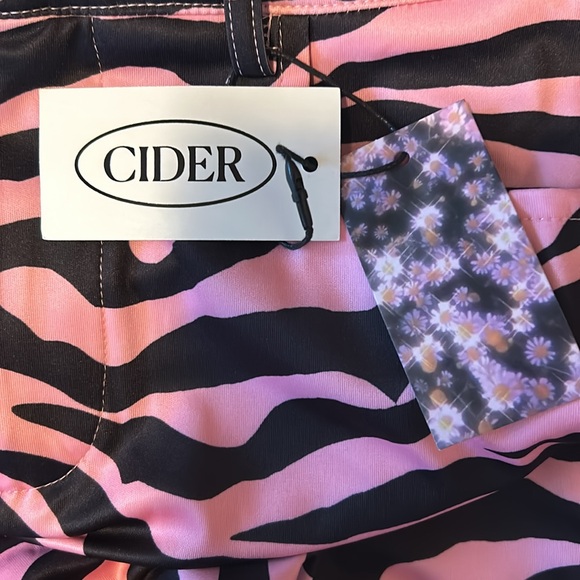 NWT Cider silky flare pants sz. Small - Picture 5 of 5